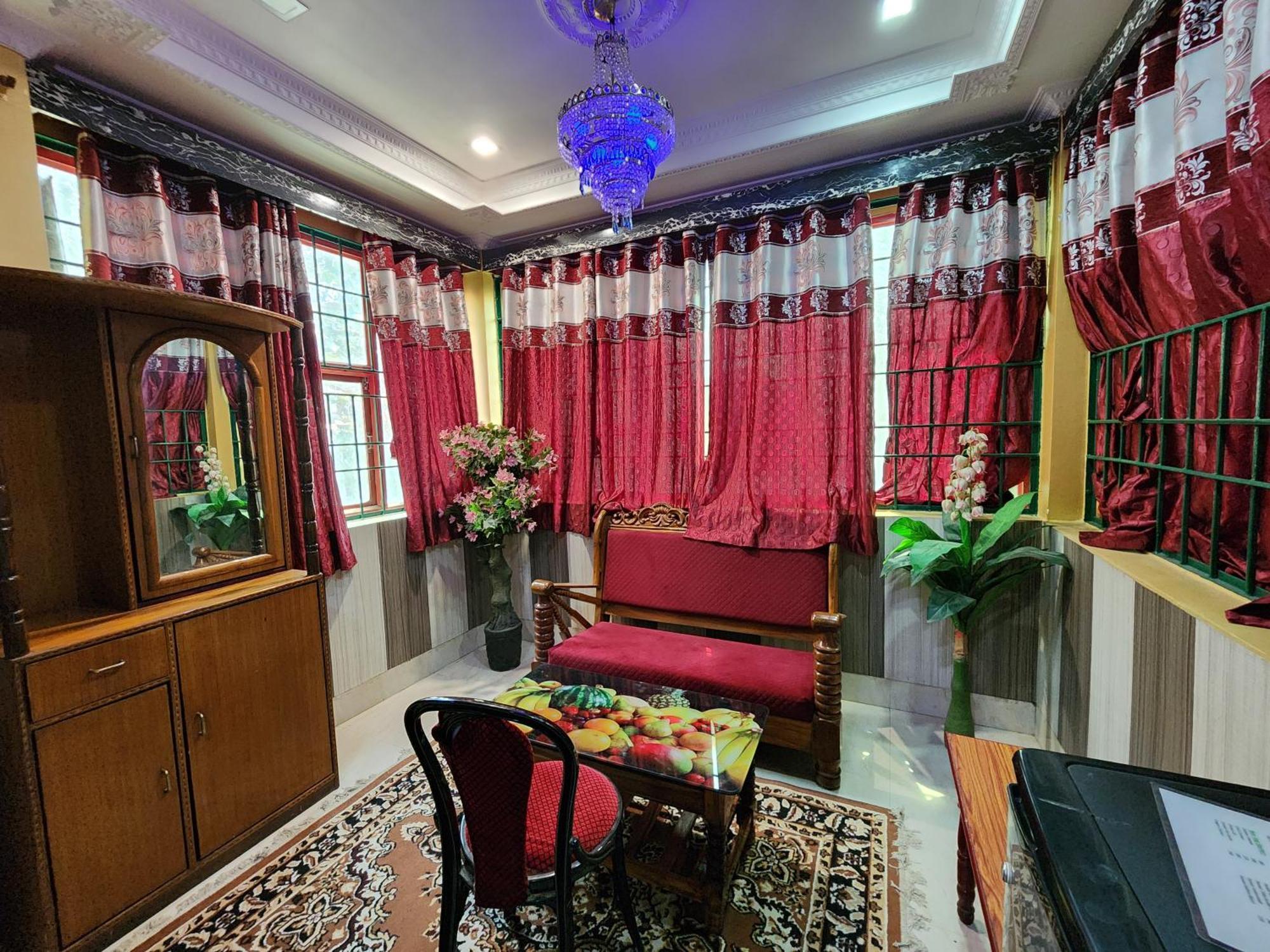 Hotel Shri Durga Baripada Exteriör bild