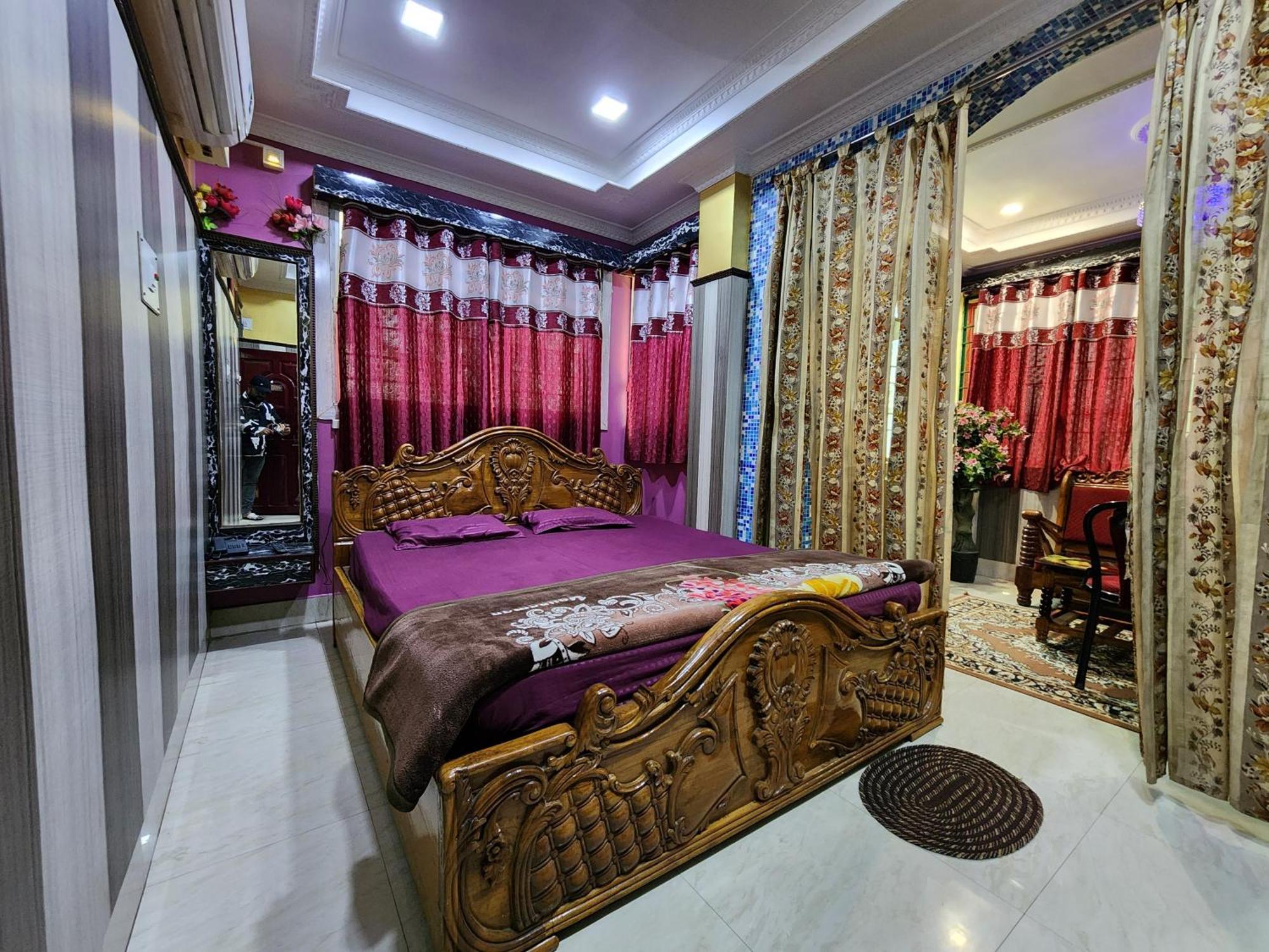 Hotel Shri Durga Baripada Exteriör bild