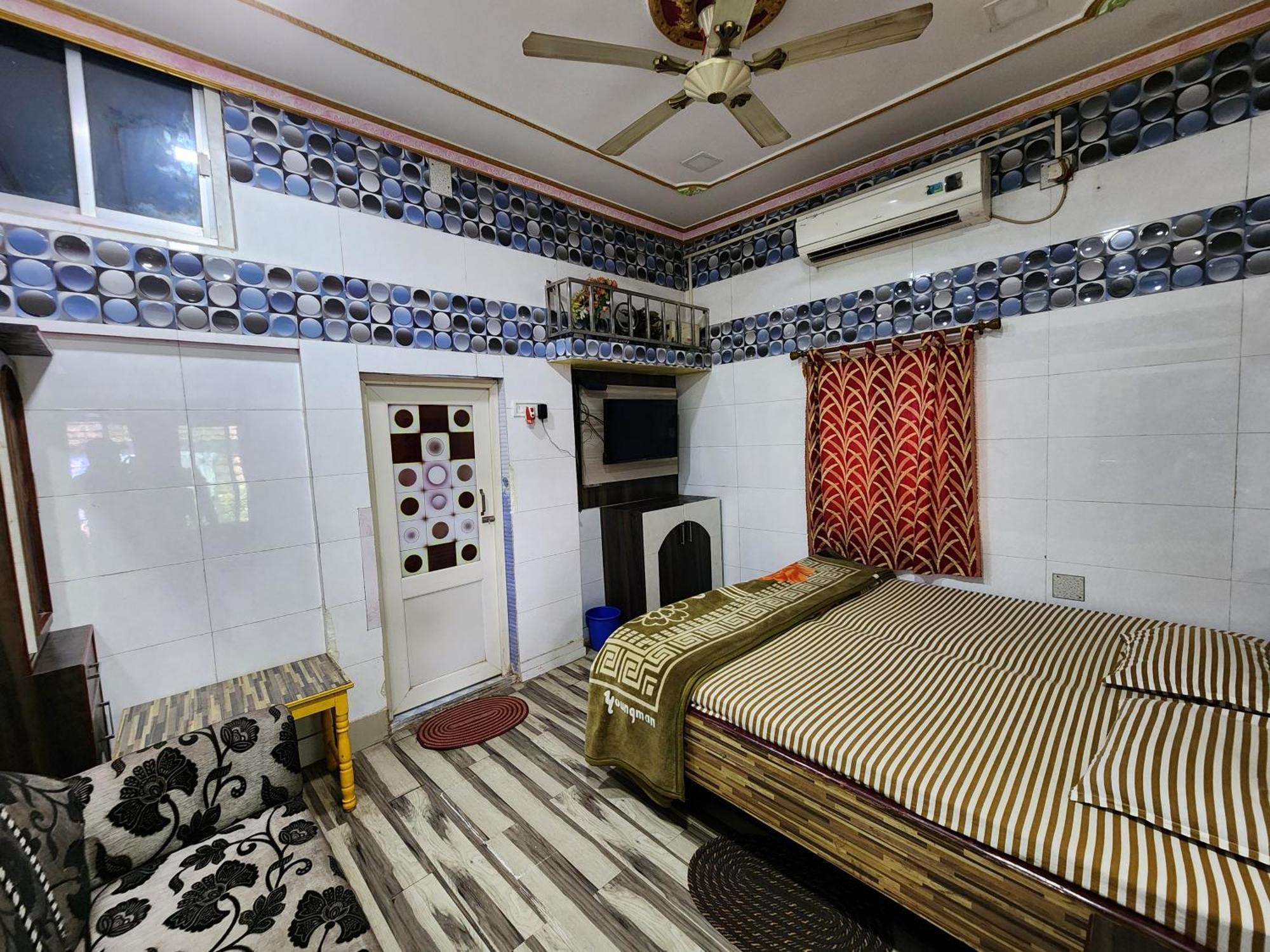 Hotel Shri Durga Baripada Exteriör bild